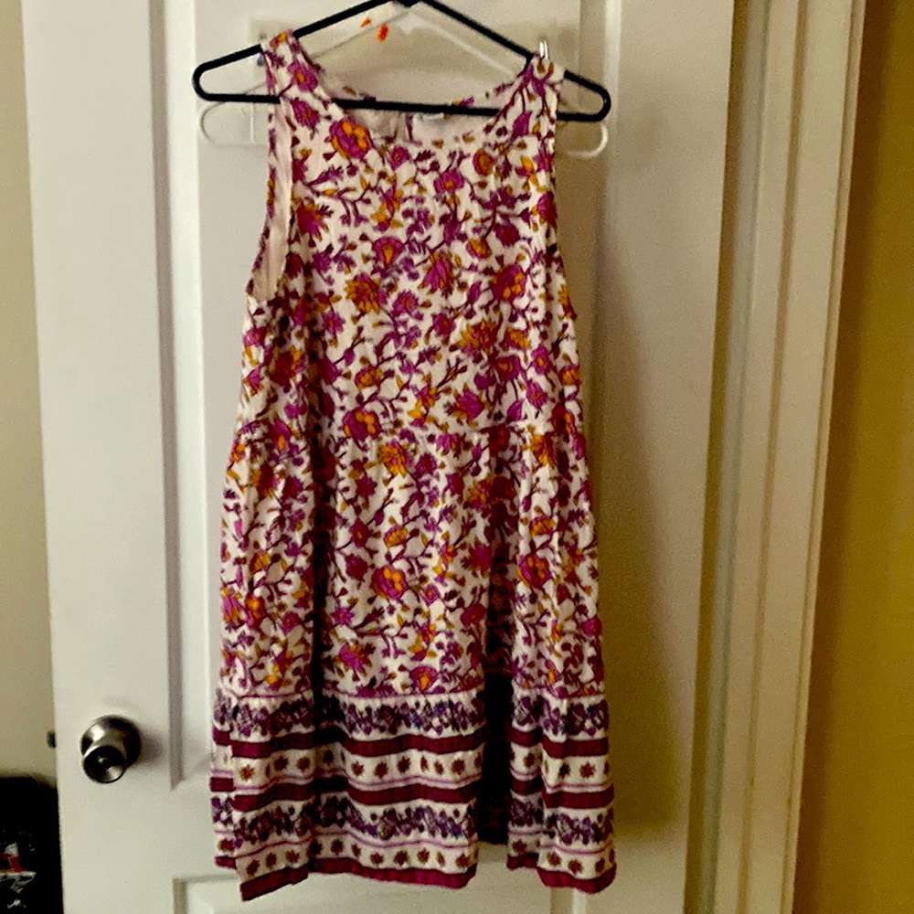 Old Navy pink print swing dress. 19” armpit to armpit. 35” length.
